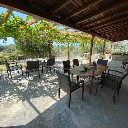 Seafront In - 60min From Athens